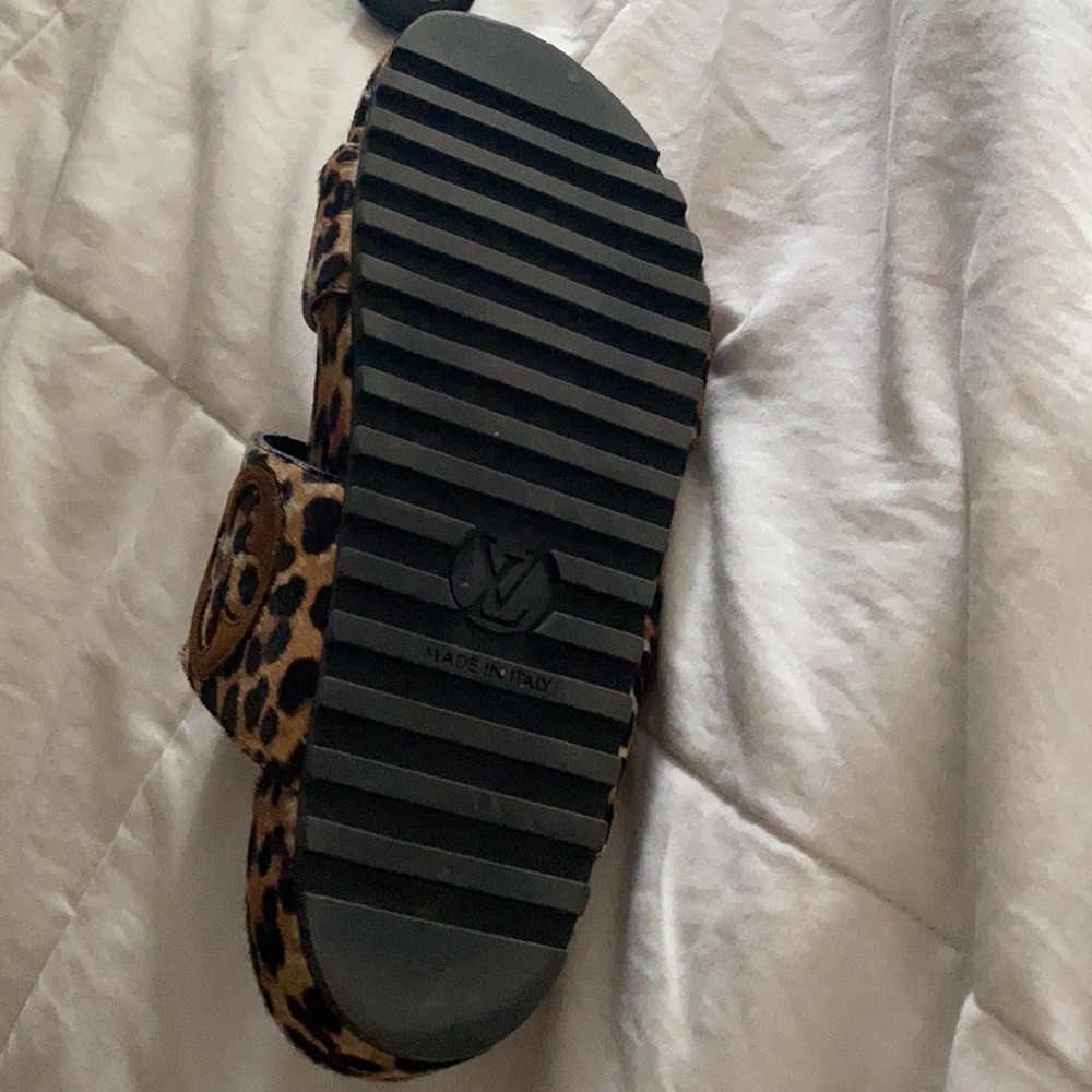 Louis Vuitton slip on mules - Picture 3 of 6